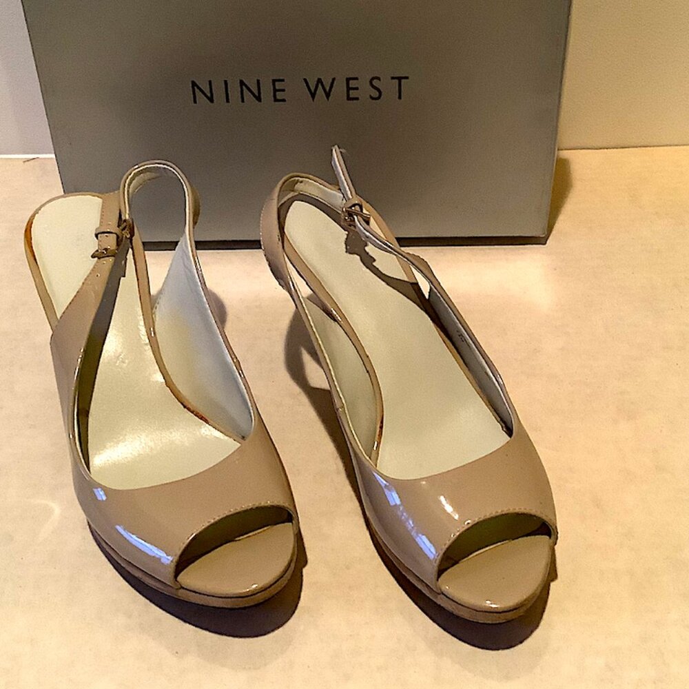 Nine West Beige Patent leather Peep-toe Slingback sandals